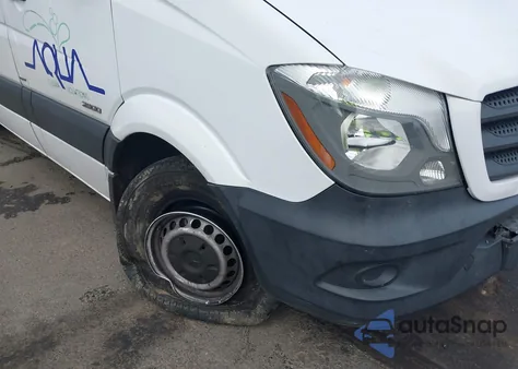 2015 Mercedes-Benz Sprinter 2500 Normal Roof z USA, uszkodzony, nr VIN WD3PE7CC3FP109805